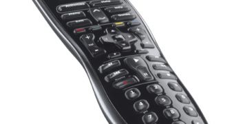 Logitech unveils the new Harmony 900 remote control