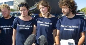 Lucy Lawless sentenced over 2012 oil protest