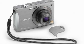 Lumix FX500, Panasonic's First Touch-Screen Camera