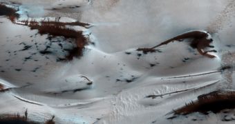 HiRISE image of sand dunes on Mars, captured on January 16, 2014