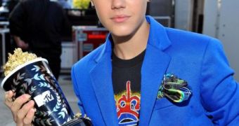 Justin Bieber wins Best Jaw-Dropping Moment for “Never Say Never 3D” at the MTV Movie Awards 2011
