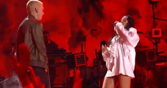 Eminem and Rihanna perform, bring down the house at the MTV Movie Awards 2014