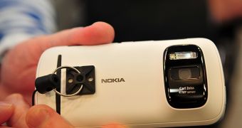 MWC 2012: Nokia 808 PureView Wins “Best New Mobile Handset, Device or Tablet” Award