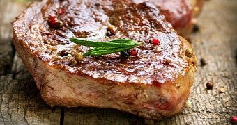 Man uses beef steaks as an assault weapon against his girlfriend
