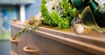 Missing man frightens off family and friends when he shows up at his own cremation ceremony