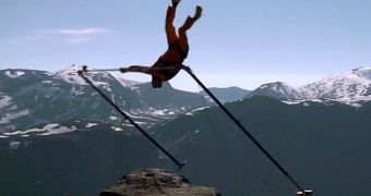 Basejumper Richard Henriksen survives 4,000 foot (1219 meter) dive off a cliff