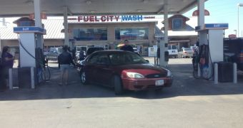 Man Takes Up Two Spots, Steals Pump at Gas Station in Viral Photo