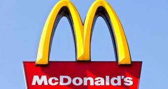 Man enters NYC McDonald's, customers notice he has a knife sticking out of his back