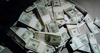 Man in Utah, US, Finds Big Bag of Cash, Hands It Over to the Police
