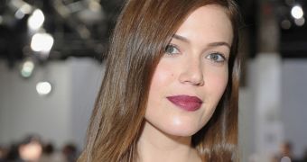 Mandy Moore backs out of pilot for new ABC comedy, “Pulling”