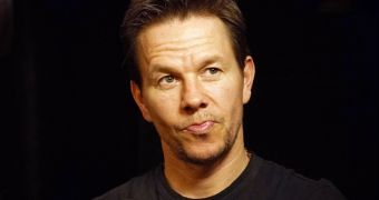 Mark Wahlberg promotes “Transformers” at CinemaCon 2014, says it’s the “most iconic franchise” ever