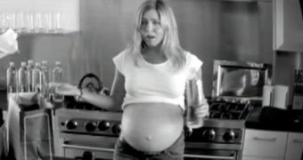 Martha Stewart Criticizes Jennifer Aniston for Pregnant Smart Water Ad