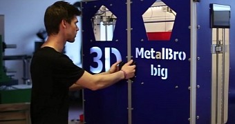 The MetalBro BIG 3D printer
