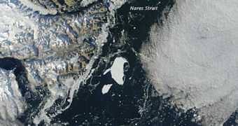 Massive Ice Island Almost Through the Nares Strait [Photo]