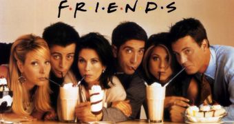 Matt LeBlanc tells paparazzi he'd do “Friends” reunion movie
