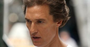 Matthew McConaughey shoots scenes for “The Wolf of Wall Street,” shows off impressive weight loss