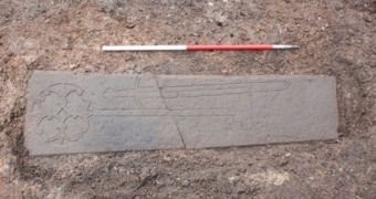 Archaeologists uncover the grave of a medieval knight