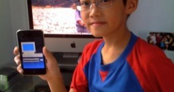 Ding Wen shows his work on iPhone