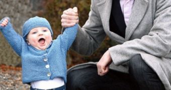 Fathers who take time off work after their child is born run less chances of dying prematurely, numbers in Sweden suggest