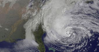 Meteorologist Completely Freaks Out Over Hurricane Sandy: It’s the End of the World