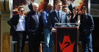 Gary Oldman, Michael Caine, Morgan Freeman, Joseph Gordon-Levitt, Anne Hathaway, Christian Bale, Chris Nolan