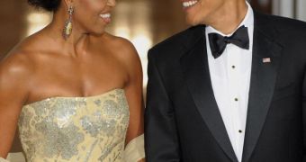 First Lady Michelle Obama looked stunning in her Naeem Khan strapless gown