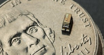 Micro Mote, the World’s Smallest Computer, Is the Size of a Grain of Rice