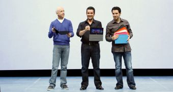 All employees get free Windows 8 devices, including Surface RT tablets
