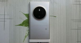 Alleged Lumia 1030 photo