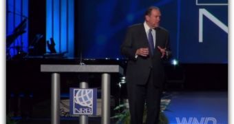 Mike Huckabee Wishes He’d Have Thought of Saying He Was Transgender in High School - Video
