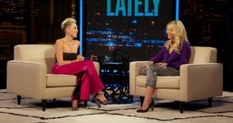 Miley Cyrus tells Chelsea Handler about her Honey Boo Boo obsession