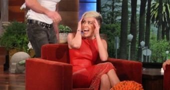 Miley Cyrus Gets Surprise Bachelorette Party on Ellen – Video