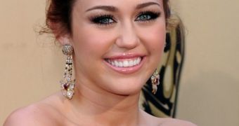 Miley Cyrus addresses her fans in new video, puts to rest most recent rumors about her