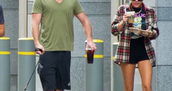 Liam Hemsworth, Miley Cyrus and Ziggy take a walk / coffee break in Philadelphia