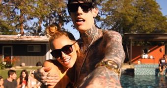 Miley Cyrus Makes Cameo in Trace’s Video for “Sippin’ on Sunshine”