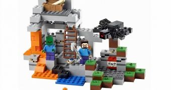Minecraft's First Two Full-Scale Lego Sets Are Unveiled – Gallery