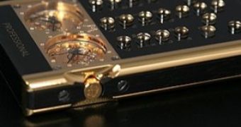 Mobiado Uncovers the Professional 105GMT Gold