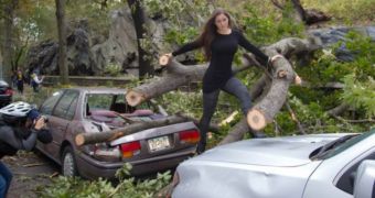 Model Sandy Photo Shoot: Posing Your Way to Celebrity amid Disaster