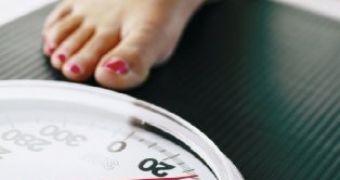 Betting on losing weight is gaining ground in offices around the world, a new survey reveals