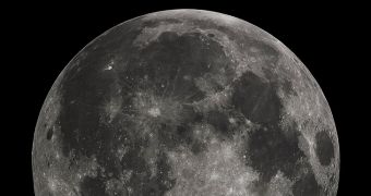 Moon Water Formed on the Spot by Solar Wind, Scientists Find