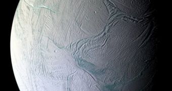 Enceladus shows signs of sustained activity