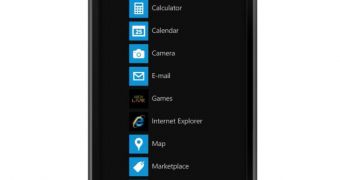 Windows Phone 7 can't do multitasking, supports multithreaded apps