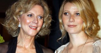Blythe Danner hoped until the last moment her daughter would save her marriage to Chris Martin