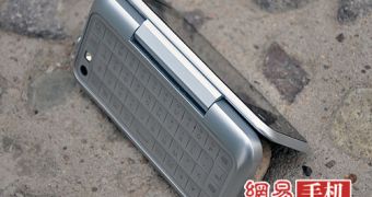 Motorola BACKFLIP Hits China as ME600