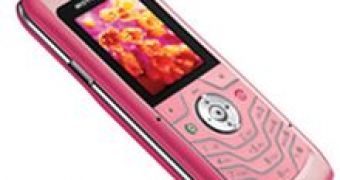 Motorola SLVR L6 Goes Pink
