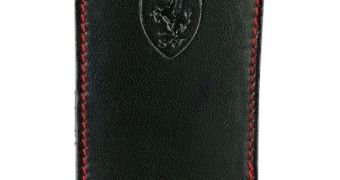 Motorola V9 Ferrari Edition in its leather case