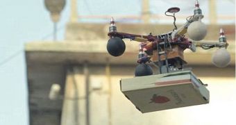 Drone delivers pizza in Mumbai