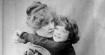 Mysterious Death of Oscar Wilde's Wife Finally Explained