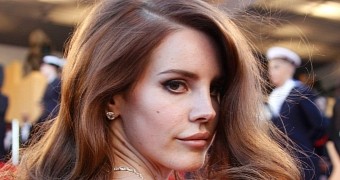 Mystery Illness Causes Lana Del Rey to Cancel Whole European Tour