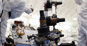 JPL experts conduct a test of the robotic arm on Mars rover Curiosity